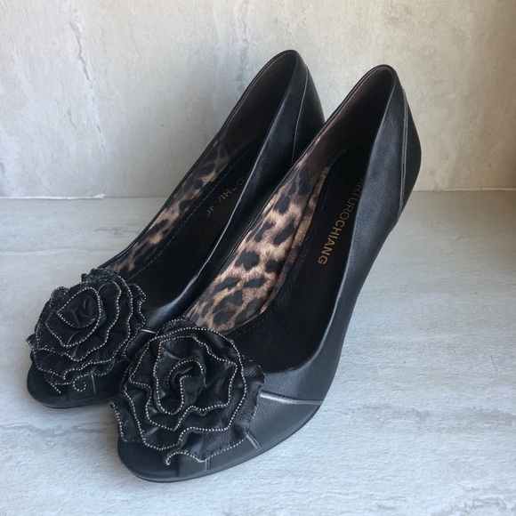Arturo Chiang floral embellished heel 6.5 black - Picture 1 of 6